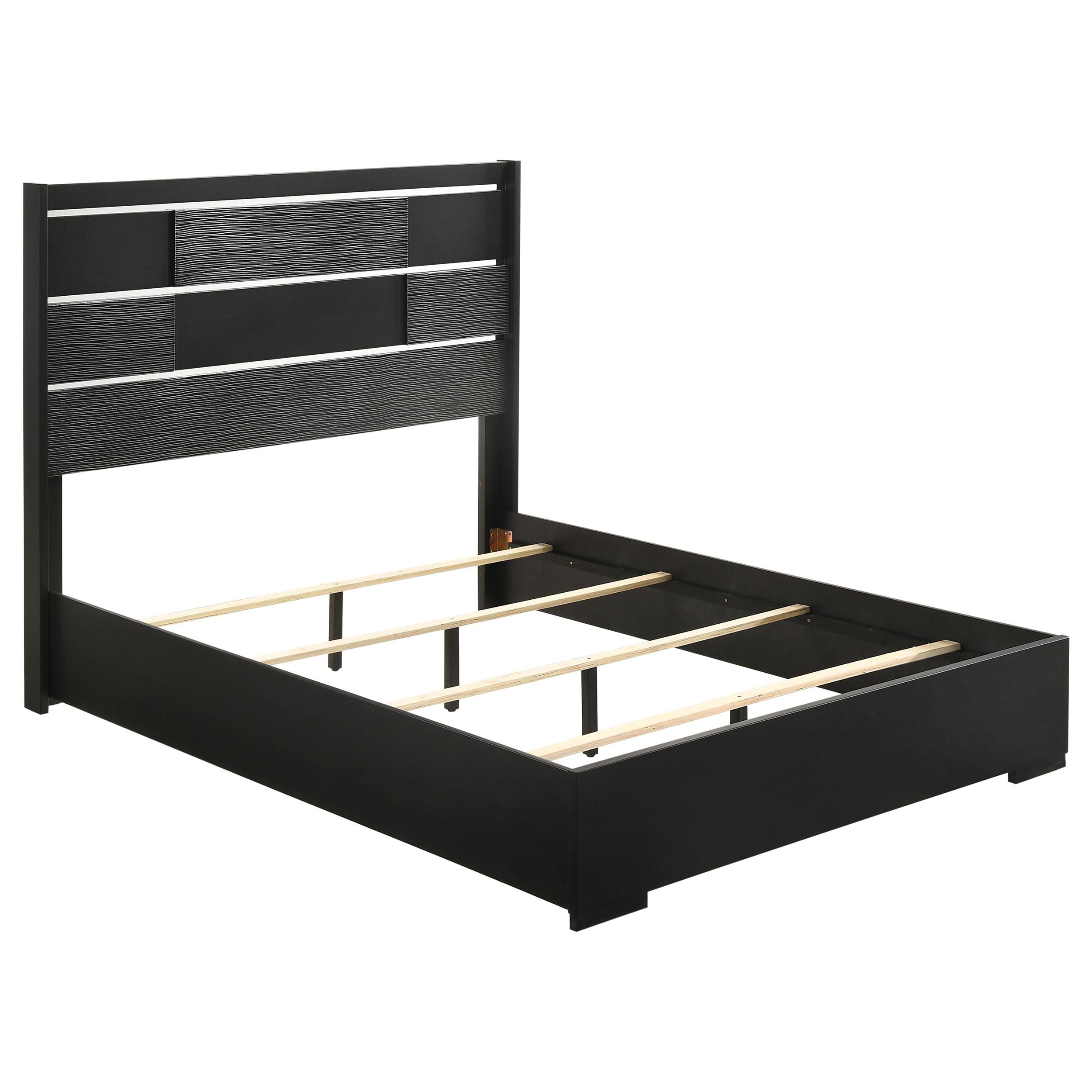 Blacktoft Eastern King Panel Bed Black image