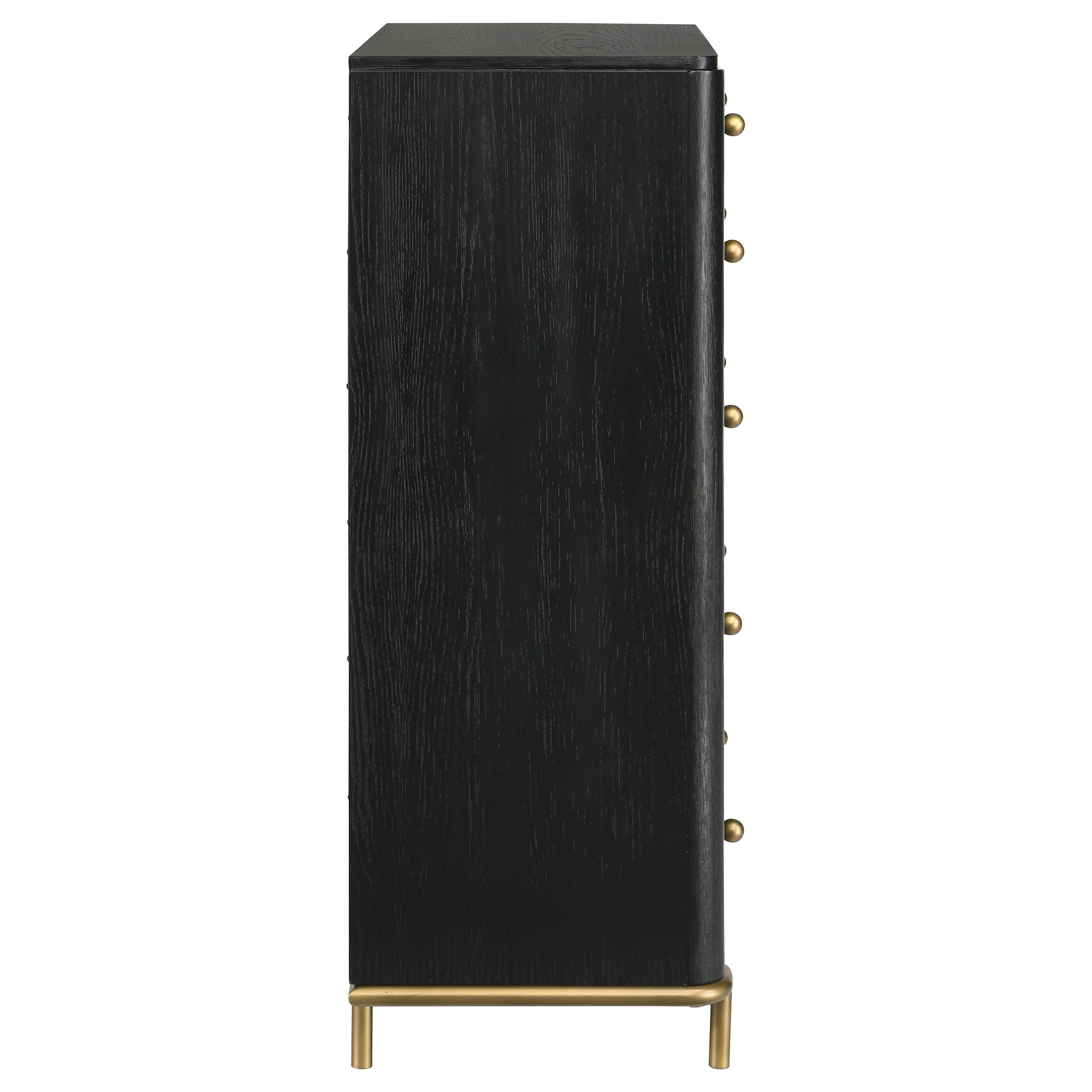 Arini Chests