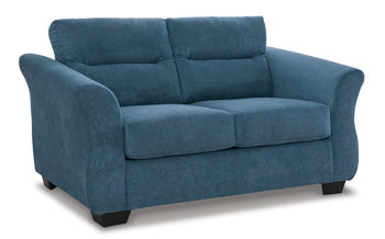 Miravel Loveseat