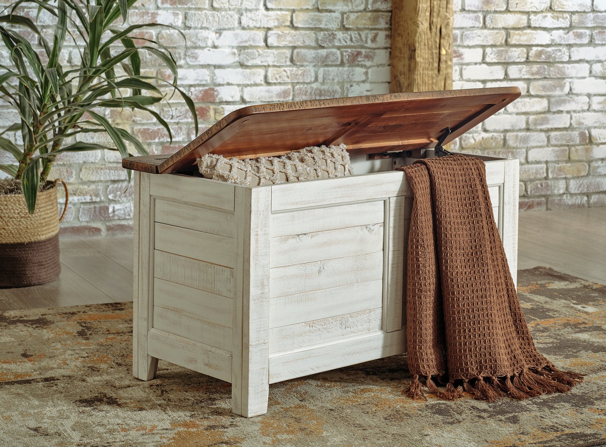 Dashbury Storage Trunk