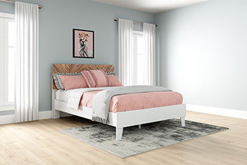 Piperton Panel Bed