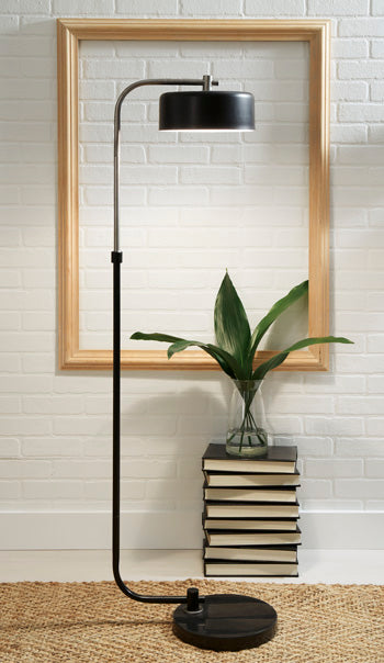 Eliridge Floor Lamp