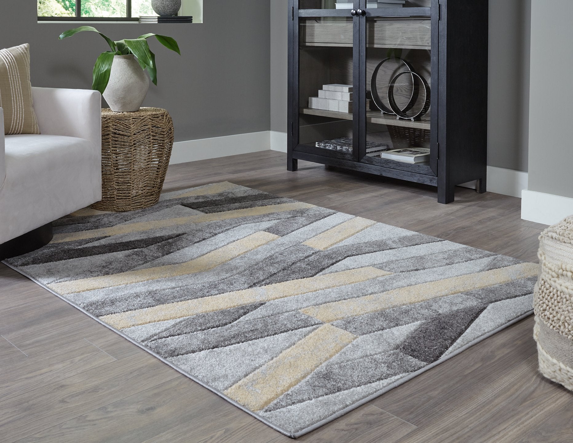 Wittson 7'5" x 9'6" Rug